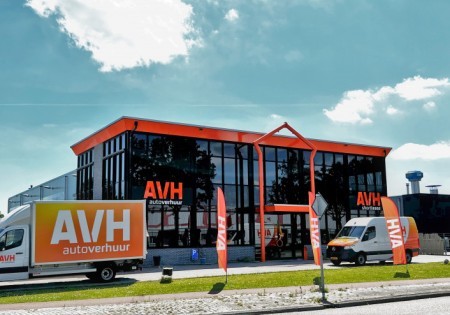 HOOGEVEEN: AVH AUTOVERHUUR